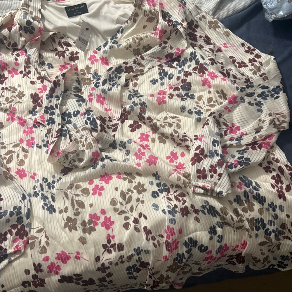 Lane Bryant Purple and Cream Floral Top - Picture 3 of 6